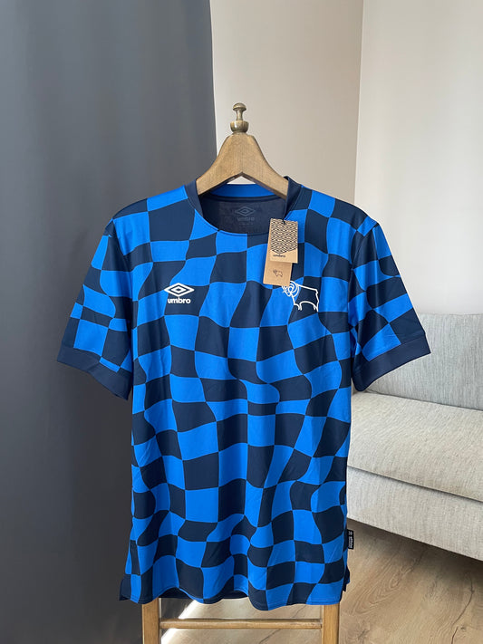 Derby County🏴󠁧󠁢󠁥󠁮󠁧󠁿 Auswärtstrikot (Fanversion) 23/24 - Neu mit Etikett