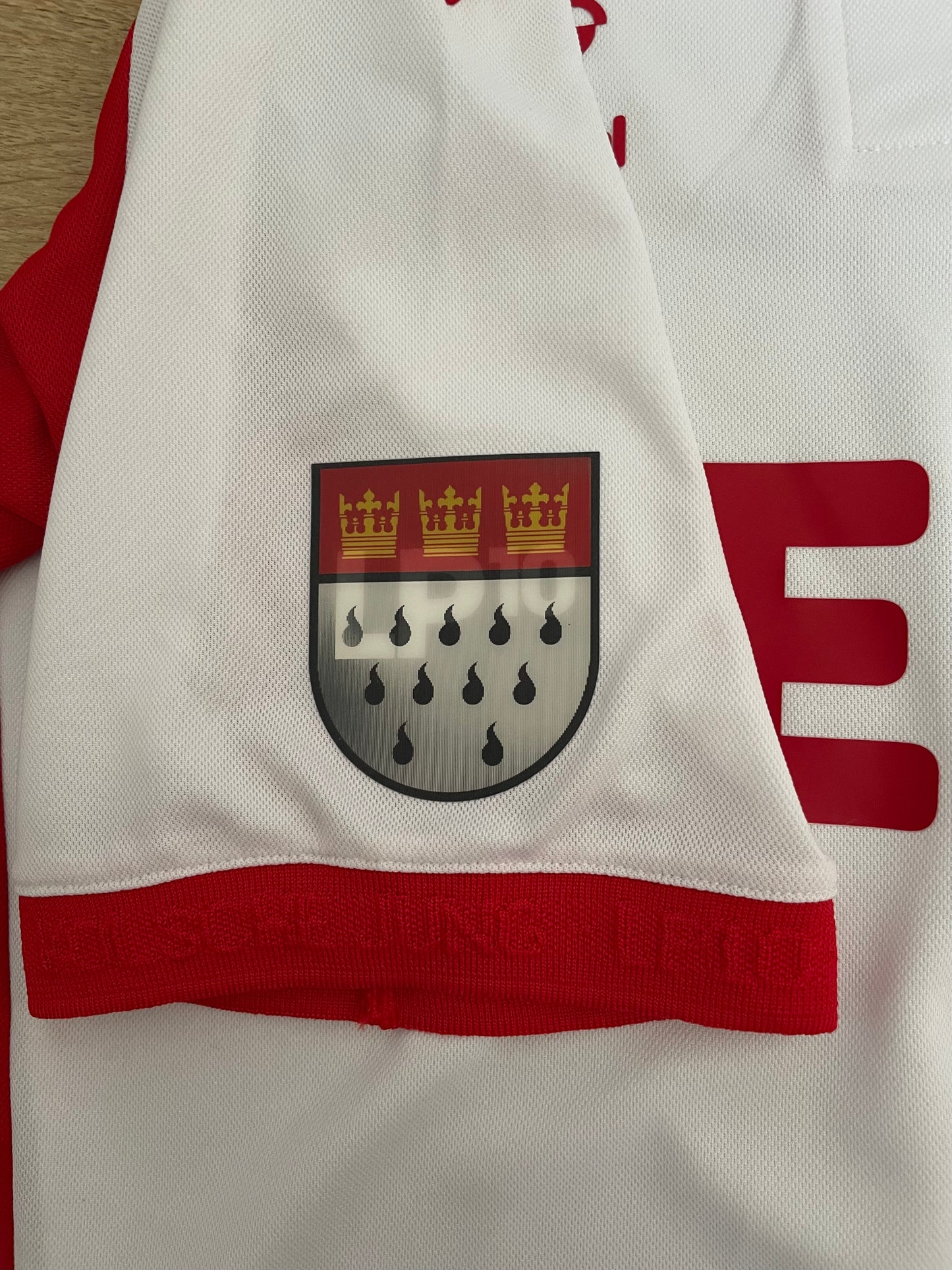 1. FC Köln 🇩🇪 ‘24 - ‘25 Lukas Podolski Special (Player) - New without Tags